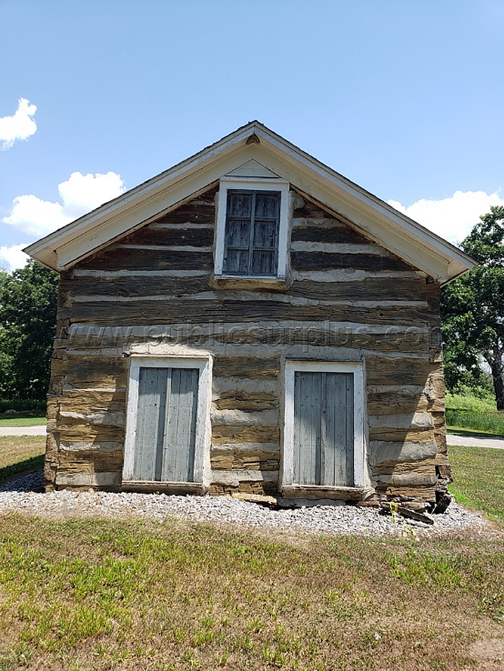 Mack Lake log cabin auction stirs memories for Fairfax woman News